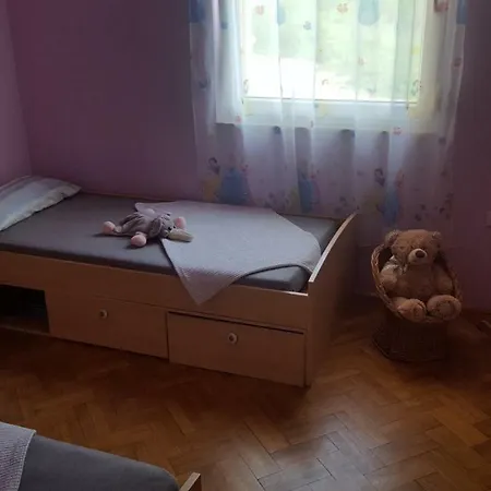 P & E Apartamento Pula