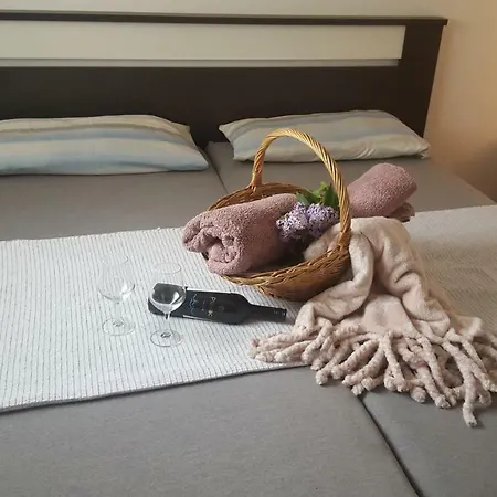 P & E Apartamento Pula