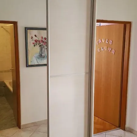 Apartment P & E *